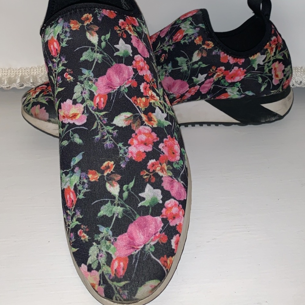 Steve Madden Sneakers